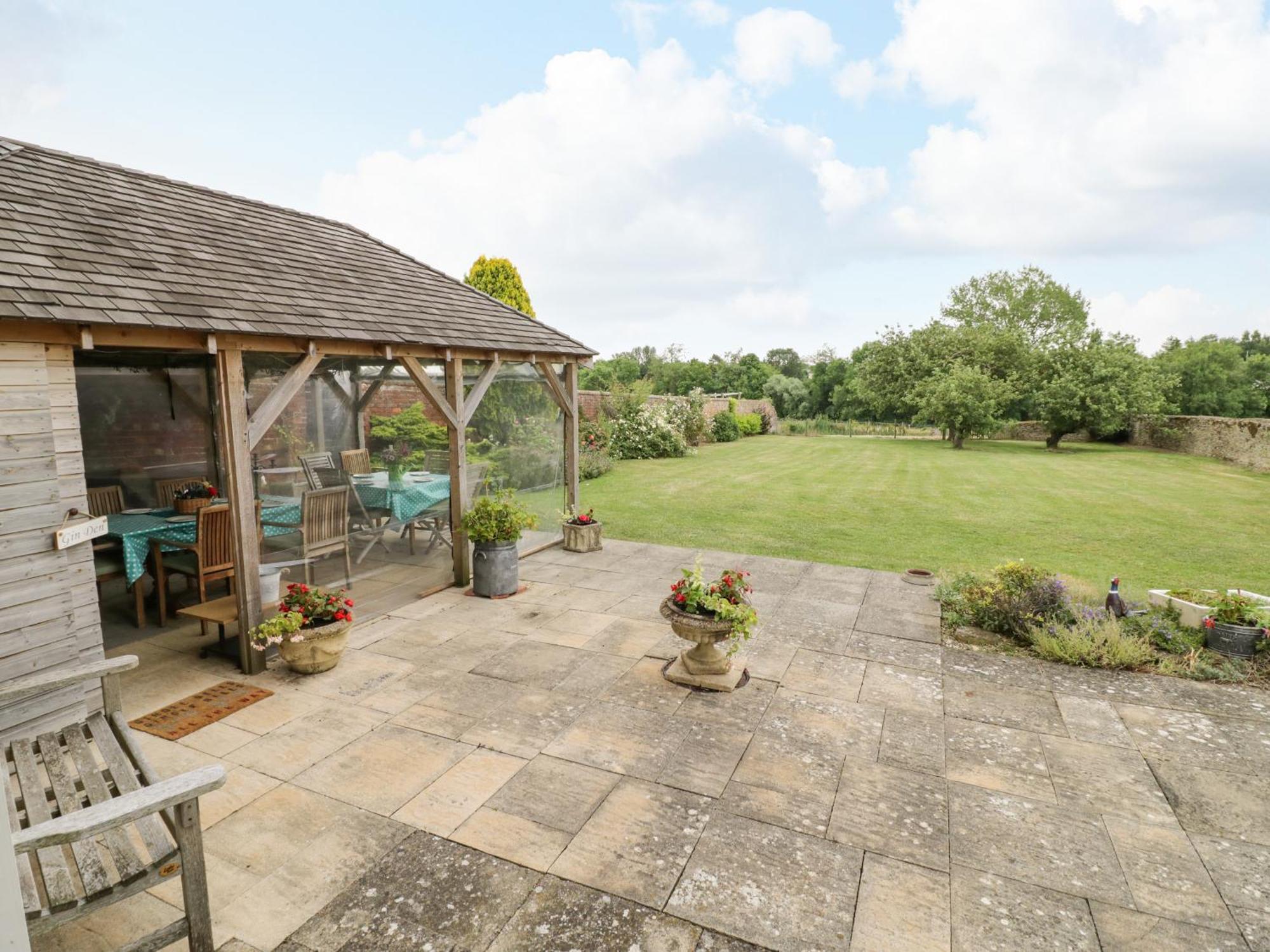 Glapthorn Manor Villa ปีเตอร์โบโรห์ ภายนอก รูปภาพ